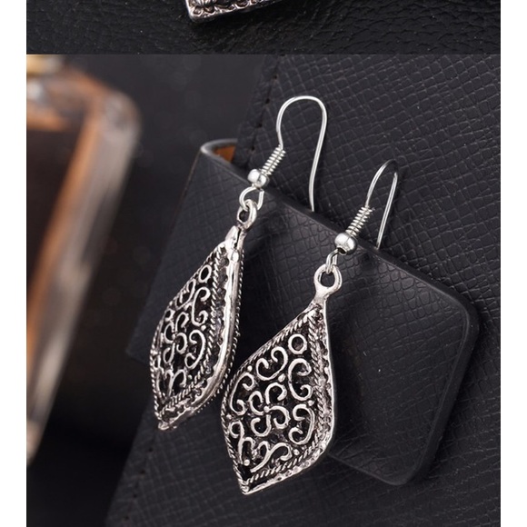 NEW!💎💙💎VINTAGE TEARDROPS! DROP EARRINGS DANGLE! - Picture 3 of 8